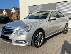 Grau Gebraucht 2009 Mercedes E200 Avantgarde Limousine | 12.199 € (Etwas zu teuer)