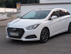 Weiß Gebraucht 2015 Hyundai i40 Kombi | 10.499 € (Etwas zu teuer)