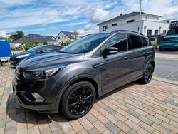 Grau Gebraucht 2018 Ford Kuga ST-Line SUV | 15.300 € (Guter Preis)