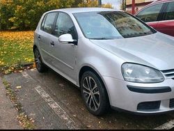 Grau Gebraucht 2003 VW Golf IV Limousine | 3.200 € (Etwas zu teuer)