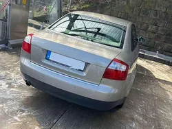 Gold Gebraucht 2001 Audi A4 Limousine | 1.900 € (Guter Preis)