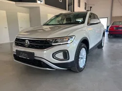 Ascotgrau Gebraucht 2024 VW T-Roc Life SUV | 25.950 € (Superpreis)