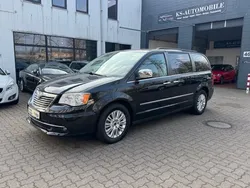 Schwarz Gebraucht 2012 Lancia Voyager Platinum Van / Kleinbus | 11.990 € (Fairer Preis)