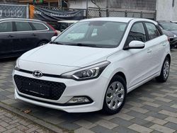 Weiß Gebraucht 2017 Hyundai i20 Kleinwagen | 12.500 € (Fairer Preis)