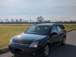 Schwarz Gebraucht 2004 Opel Vectra Kombi | 800 € (Fairer Preis)