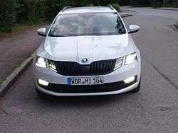 Weiß Gebraucht 2019 Skoda Octavia Soleil Kombi | 15.700 € (Fairer Preis)