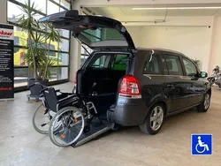Silber Gebraucht 2005 Opel Zafira Van / Kleinbus | 10.500 €