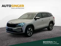 Brilliantsilber metallic Gebraucht 2024 Skoda Kodiaq Selection SUV | 46.470 € (Guter Preis)
