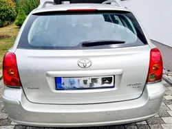 Silber Gebraucht 2006 Toyota Avensis Sol Kombi | 2.200 € (Fairer Preis)