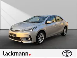 Silber Gebraucht 2016 Toyota Corolla Edition Limousine | 16.990 € (Teuer)