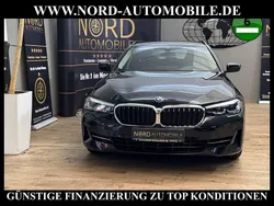 Black sapphire metal (metallic) Gebraucht 2022 BMW 520 Kombi | 31.890 € (Guter Preis)