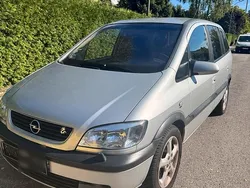 Silber Gebraucht 2003 Opel Zafira Van / Kleinbus | 1.800 €