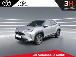 Silber (mehrere farben verfügbar!) Neu 2024 Toyota Yaris Cross Team SUV | 27.490 € (Guter Preis)