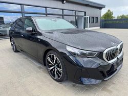 Schwarz Gebraucht 2024 BMW 520 M Sport Limousine | 48.990 € (Fairer Preis)