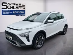 Atlas white / sol Gebraucht 2024 Hyundai Bayon Trend SUV | 20.480 € (Guter Preis)