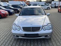 Brilliant silver metallic Gebraucht 2001 Mercedes C180 Classic Kombi | 999 € (Superpreis)