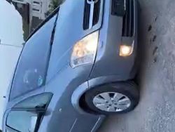 Silber Gebraucht 2004 Opel Meriva Van / Kleinbus | 2.000 € (Fairer Preis)