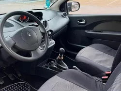 Rot Gebraucht 2011 Renault Twingo Kleinwagen | 1.950 € (Guter Preis)