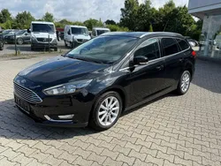Schwarz Gebraucht 2015 Ford Focus Titanium Kombi | 6.995 € (Etwas zu teuer)