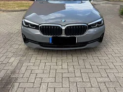 Grau Gebraucht 2021 BMW 520 Kombi | 30.000 € (Guter Preis)