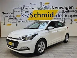 Weiß Gebraucht 2018 Hyundai i20 Passion Plus Limousine | 9.990 € (Teuer)