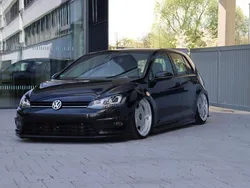 Schwarz Gebraucht 2012 VW Golf VII R-line Limousine | 21.000 €