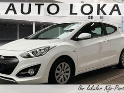 Weiß Gebraucht 2015 Hyundai i30 Limousine | 6.990 € (Guter Preis)