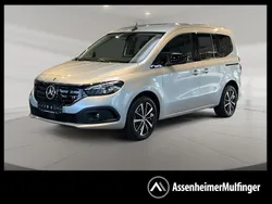 Helvinsilber metallic Gebraucht 2023 Mercedes EQT200 Progressive Van / Kleinbus | 24.689 € (Guter Preis)