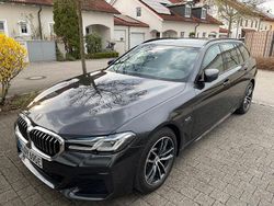 Grau Gebraucht 2023 BMW 530e Performance Kombi | 40.999 € (Fairer Preis)