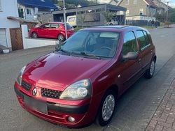 Rot Gebraucht 2003 Renault Clio II Kleinwagen | 1.850 € (Fairer Preis)