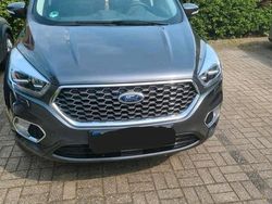 Grau Gebraucht 2019 Ford Kuga Vignale SUV | 25.500 €