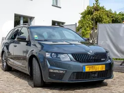 Grau Gebraucht 2015 Skoda Octavia RS Kombi | 10.500 € (Fairer Preis)