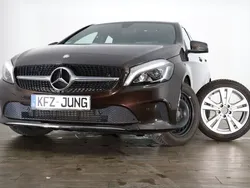 Braun Gebraucht 2017 Mercedes A160 Urban Limousine | 15.990 € (Fairer Preis)