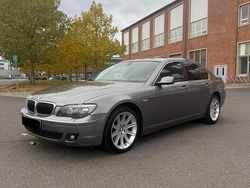 Grau Gebraucht 2008 BMW 730 Limousine | 4.900 €