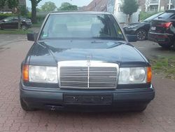 Gebraucht 1991 Mercedes E230 Limousine | 3.900 €
