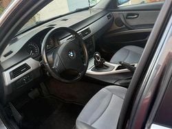 Grau Gebraucht 2005 BMW 320 Limousine | 4.000 € (Fairer Preis)