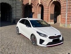 Weiß Gebraucht 2019 Kia Ceed GT Kombi | 22.500 € (Teuer)