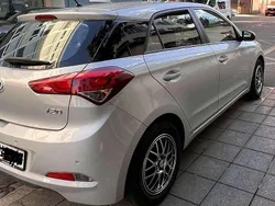 Silber Gebraucht 2017 Hyundai i20 YES! Limousine | 8.380 € (Superpreis)