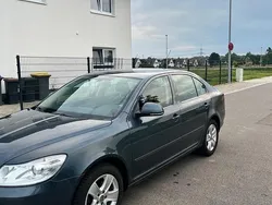 Grau Gebraucht 2009 Skoda Octavia Limousine | 4.000 € (Fairer Preis)