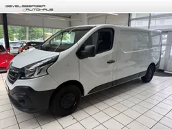 Gletscherweiss Gebraucht 2021 Renault Trafic Van | 15.980 € (Teuer)