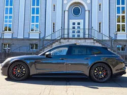 Grau Gebraucht 2017 Porsche Panamera Turbo Sport Turismo Limousine | 75.900 € (Fairer Preis)