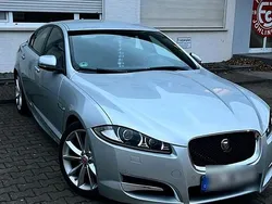 Silber Gebraucht 2015 Jaguar XF Limousine | 16.700 € (Etwas zu teuer)