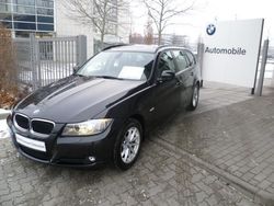 Schwarz metallic Gebraucht 2011 BMW 320 Comfort Edition Kombi | 32.650 €