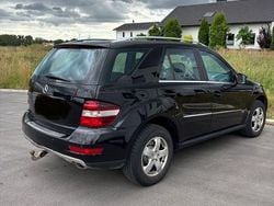 Schwarz Gebraucht 2010 Mercedes ML350 SUV | 10.500 € (Fairer Preis)