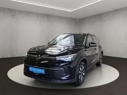 Deep black perleffekt Gebraucht 2024 VW Tiguan Goal SUV | 41.750 € (Guter Preis)