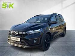 Perlmuttschwarz metallic (schwarz) Gebraucht 2025 Dacia Jogger Extreme Van / Kleinbus | 28.980 € (Etwas zu teuer)