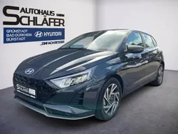Aurora grey / met Gebraucht 2024 Hyundai i20 Trend Limousine | 21.980 € (Fairer Preis)