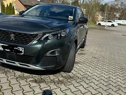 Grün Gebraucht 2019 Peugeot 3008 SUV | 20.600 € (Etwas zu teuer)
