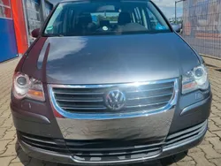 Grau Gebraucht 2007 VW Touran Van / Kleinbus | 5.000 €