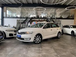 Weiß Gebraucht 2014 Skoda Rapid Active Kombi | 5.399 € (Guter Preis)